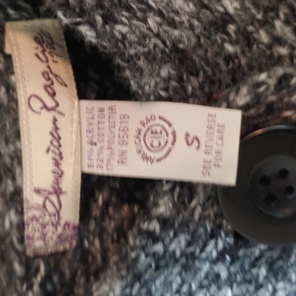 American Rag Cap Sleeve Cardigan Sweater Vest Grey Black White 2 Pockets Size S - Picture 2 of 6